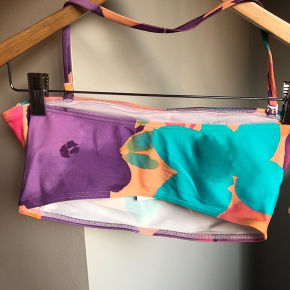 Bikini - Picture 7 of 8